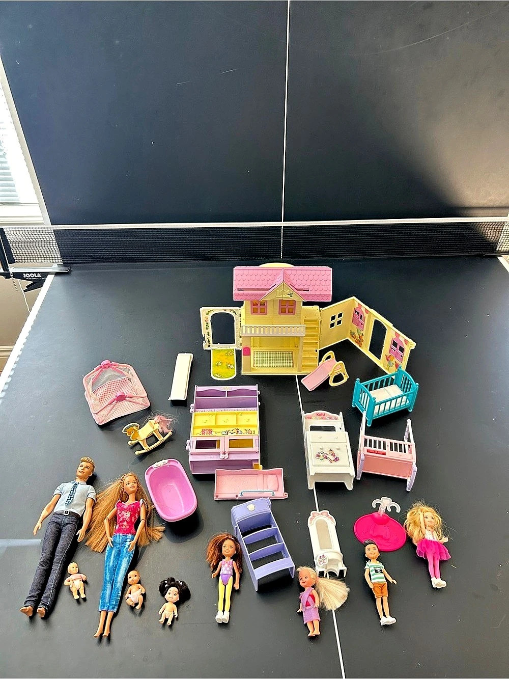 Mattel Barbie Happy Family House and Doll Lot Midge Ken and Kelly lot